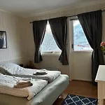 House By The Sea, Lofoten Баллстад