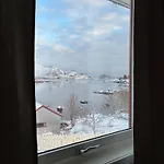 House By The Sea, Lofoten Дом отдыха *