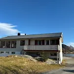 펜션 House By The Sea, Lofoten