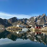 House By The Sea, Lofoten 발스타드