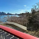 House By The Sea, Lofoten * 발스타드