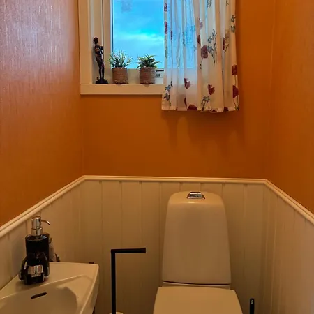 House By The Sea, Lofoten Semesterbostad *