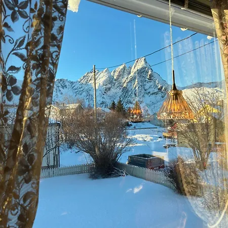 Semesterbostad House By The Sea, Lofoten *
