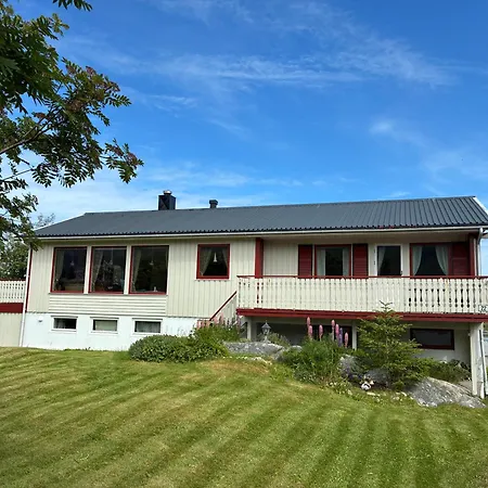 Vakantiehuis House By The Sea, Lofoten Ballstad