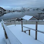 House By The Sea, Lofoten * בלסטאד